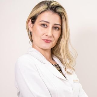 Dra. Aline Navarro