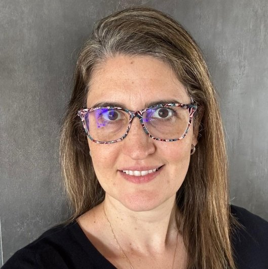 Dra. Denise Bastos Lage Ferreira