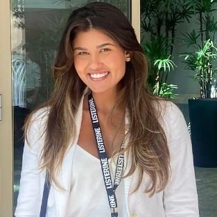 Dra. Ester Carvalho