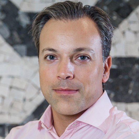 Dr. Gustavo Scapini