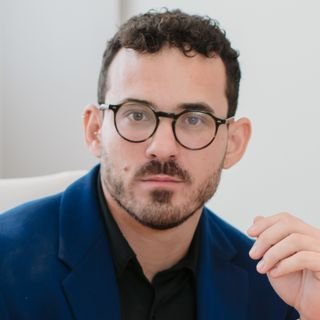 Dr. Rafael Góes Negrão Bitencourt Ferreira