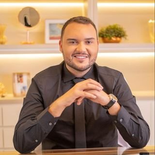 Dr. Eduardo Santos