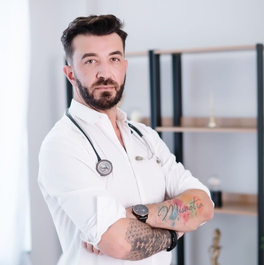 Dr. Rhoger Czekalski