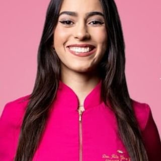 Dra. Júlia Gomes Dias