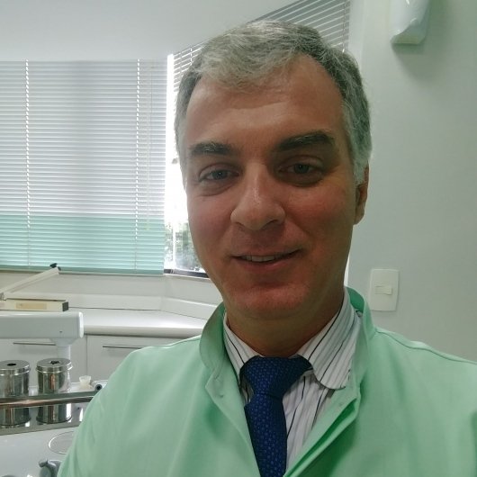 Dr. Carlos Wesgueber