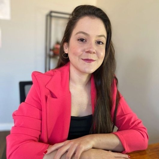 Dra. Thaina Mendes