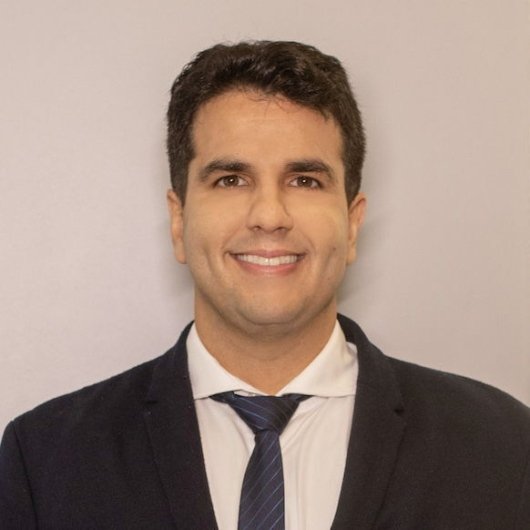 Dr. Flavio Henrique Vilaça de Sales