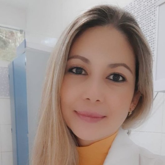 Dra. Angela Tuzaki Barbosa