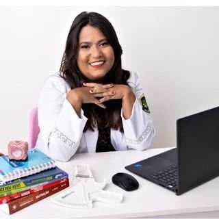 Dra. Caroline Rodrigues Pinto