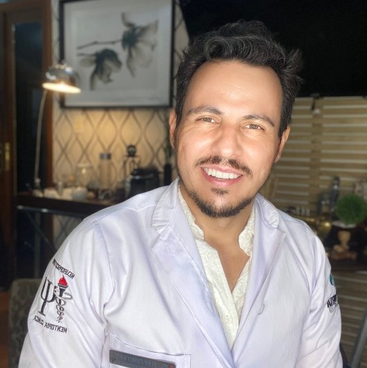 Dr. Álex Cavalcante