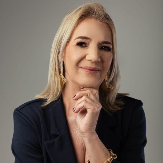 Dra. Marcia Roos