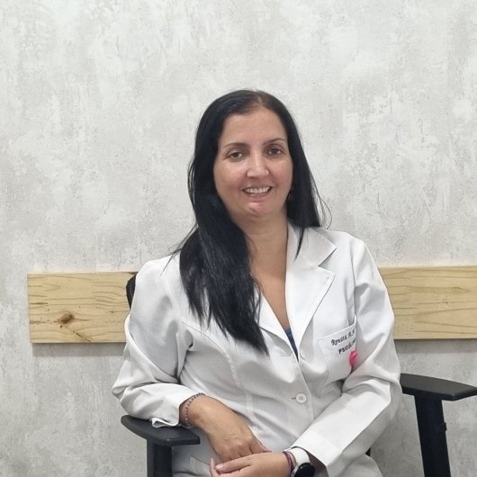 Dra. Renata De Almeida Hilsdorf Dias