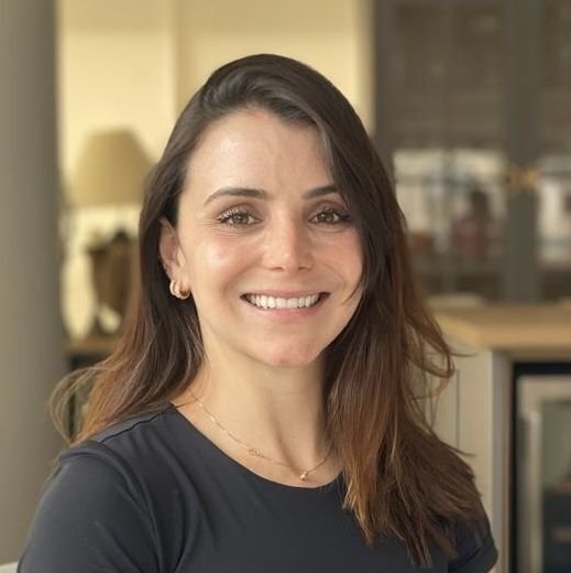 Dra. Camila Araújo Castro