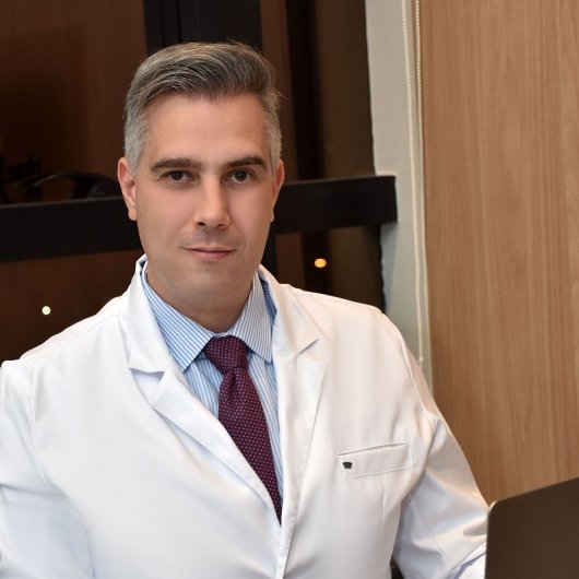 Dr. Rafael Barnabé Domingues