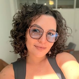Dra. Lara Ribeiro Bolzani