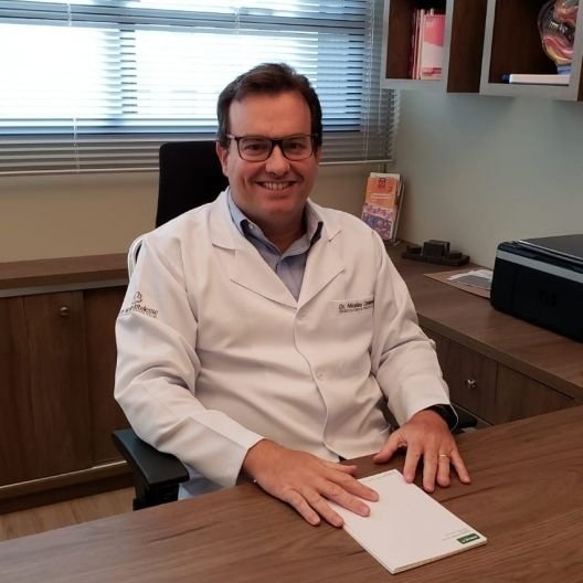Dr. Nicolau Cotelesse