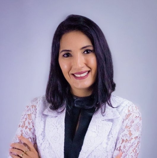 Dra. Lorena Apolinário Martins