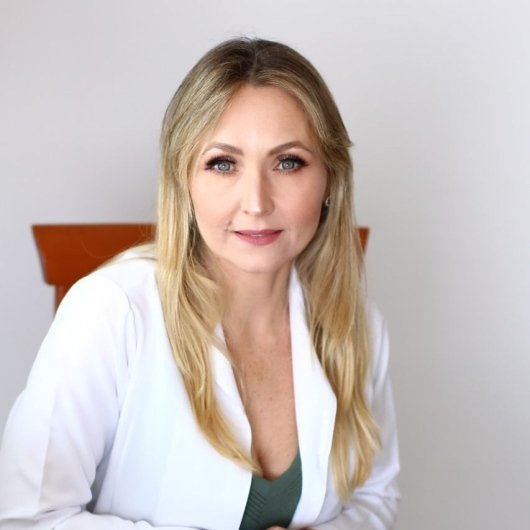 Dra. Giovana Alves de Oliveira Souza
