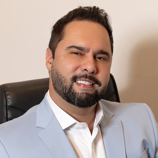 Dr. Higo Moreira