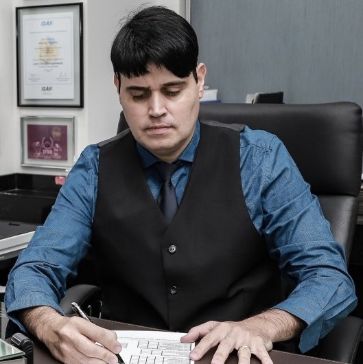 Dr. Alexandre Brom