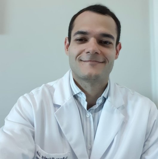 Dr. Renan Teixeira Lobo