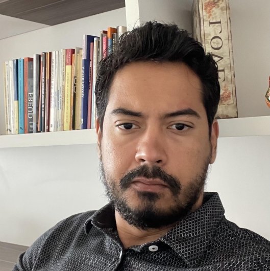 Dr. Caio Reis