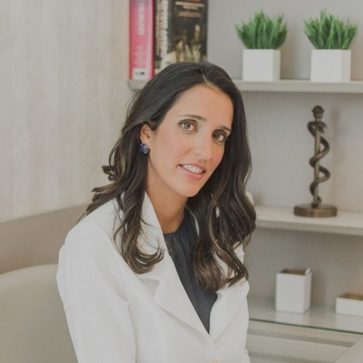 Dra. Bruna Prestes