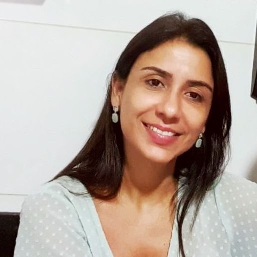 Núbia Lemos