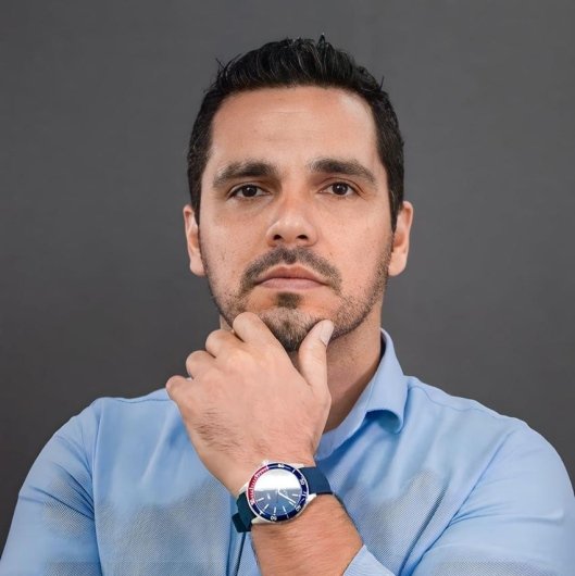 Mauricio Linares