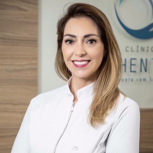 Dra. Anelise Mirthes de Brito