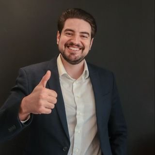 Dr. Lucas Tolentino