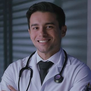 Dr. Matheus Lessa