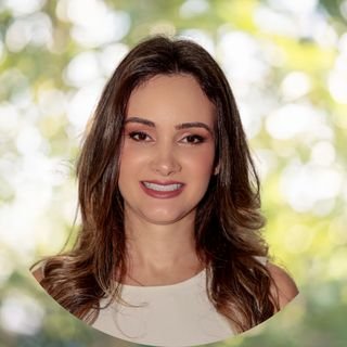 Dra. Mayara Voinarovski