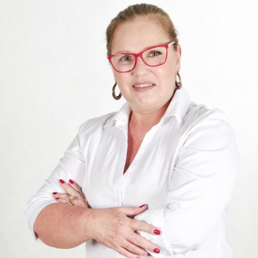 Dra. Viviane Martins
