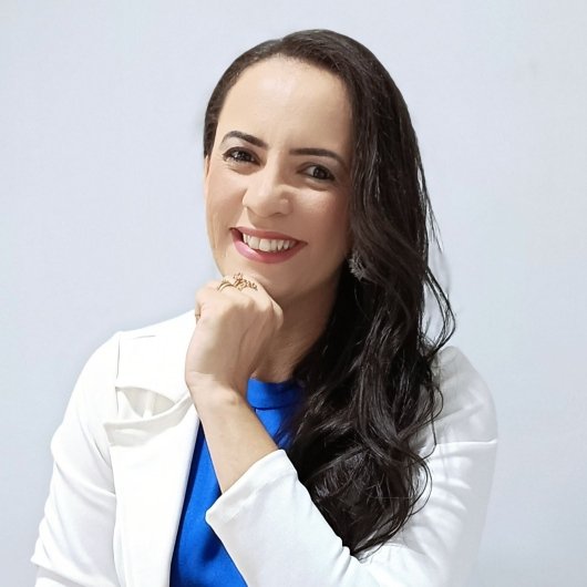 Dra. Edivânia Guedes
