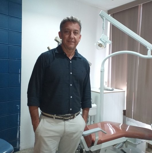 Dr. Carlos Albernaz