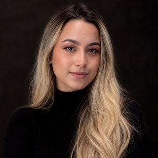 Dra. Caroline Loredo