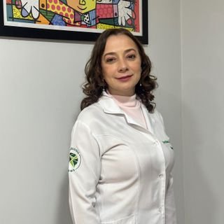 Dra. Veridiana Lia Nicolatti