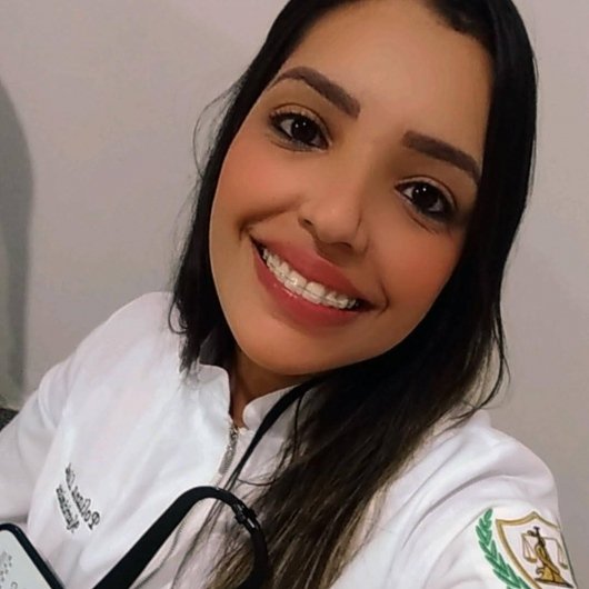 Dra. Poliana Lima