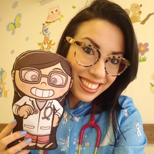 Dra. Larissa Garcia Sumi Lioi