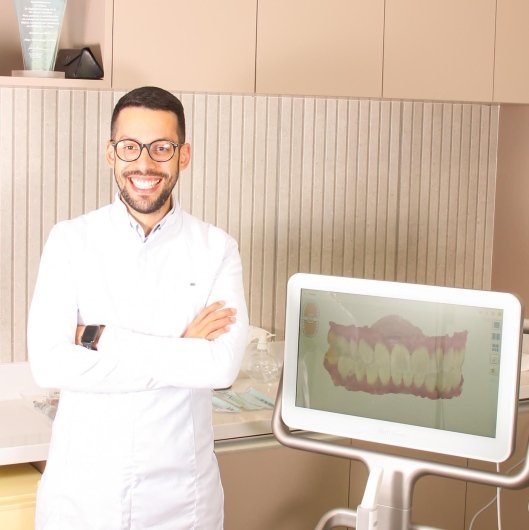 Dr. Raphael Domingues Fernandes de Oliveira