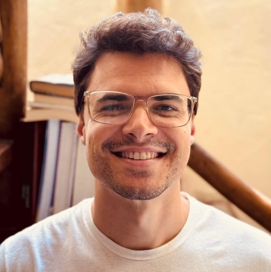 Dr. Vitor Nepomuceno