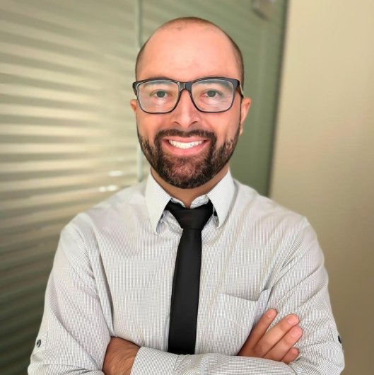 Dr. Tiago Cabral