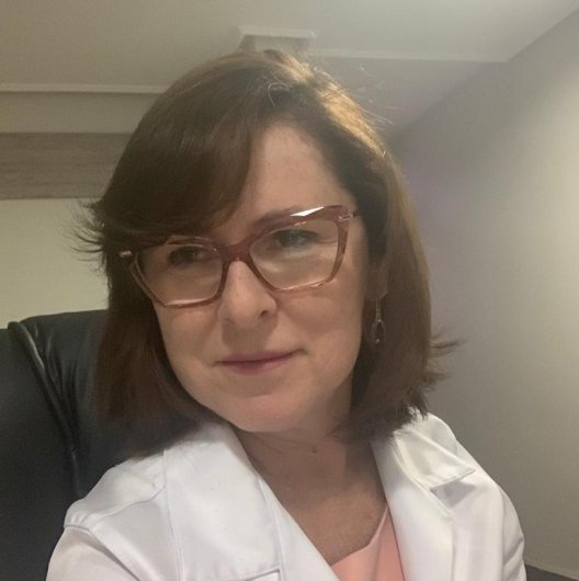 Dra. Claudia Barros Gonçalves da Silva