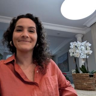 Dra. Lais Monteiro Vazami