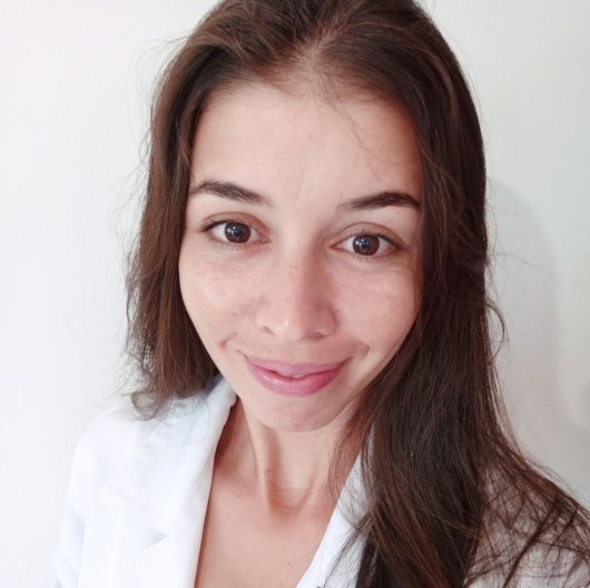 Dra. Aline Ferreira