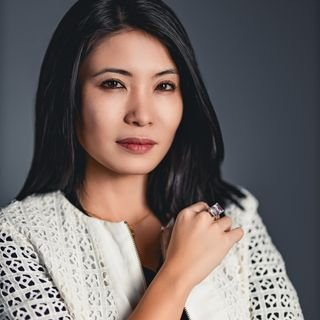 Dra. Stephanie Oshiro