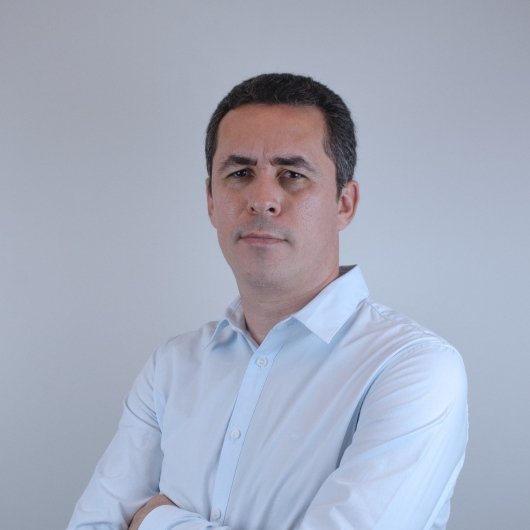 Dr. Maurício Paes
