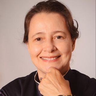 Dra. Maria das Vitórias De Carvalho