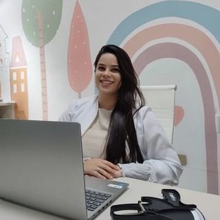 Dra. Rebecca Gomes Conceição